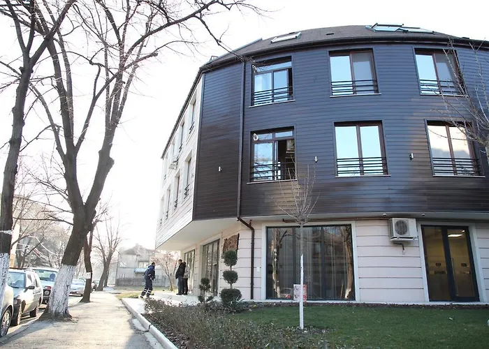 Retro 8 アパート